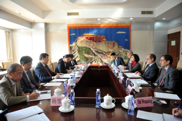 阴和俊副部长会见ITER理事会美国代表团团长一行