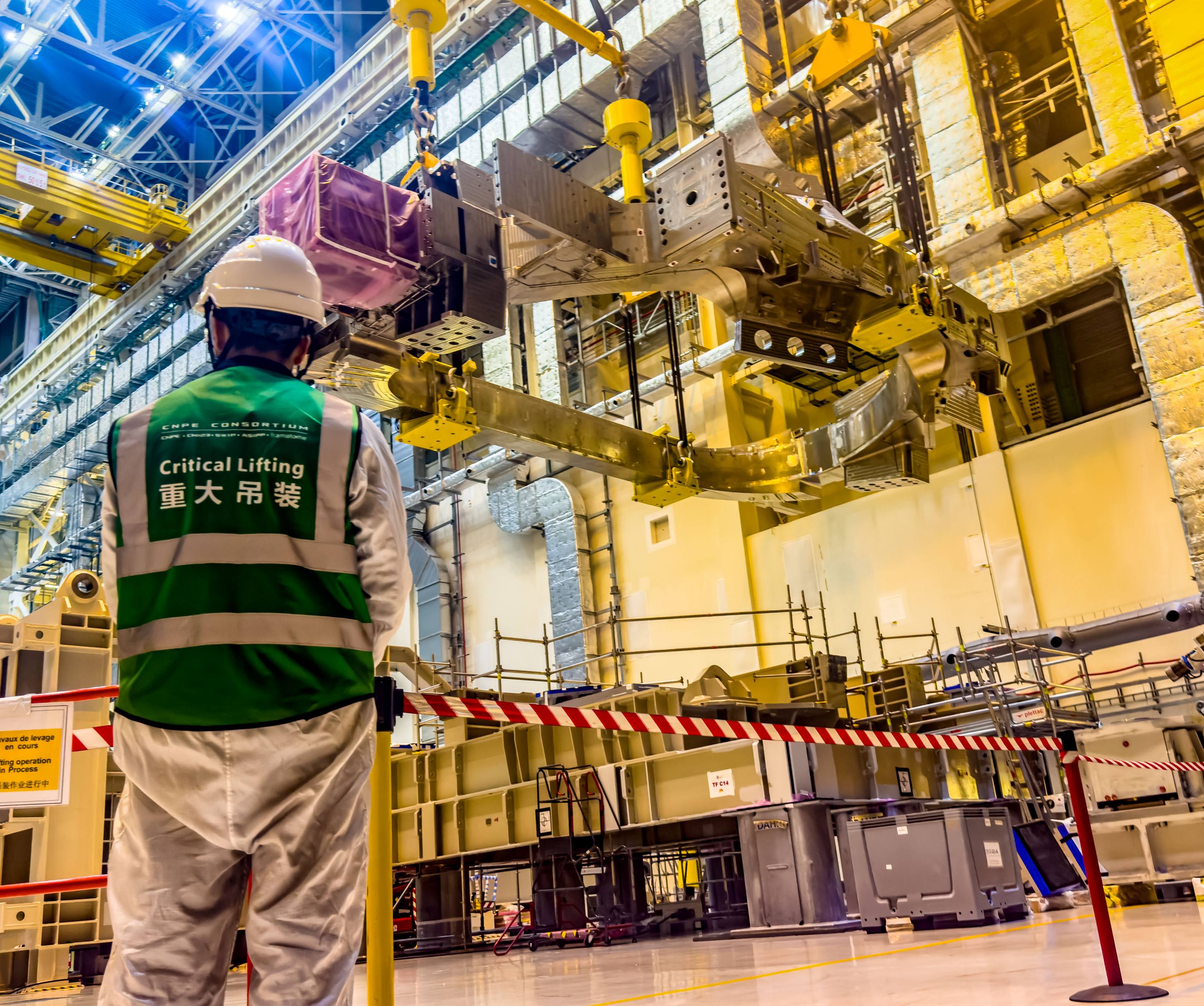 策马扬鞭：中核工程联合体助力ITER真空室安装